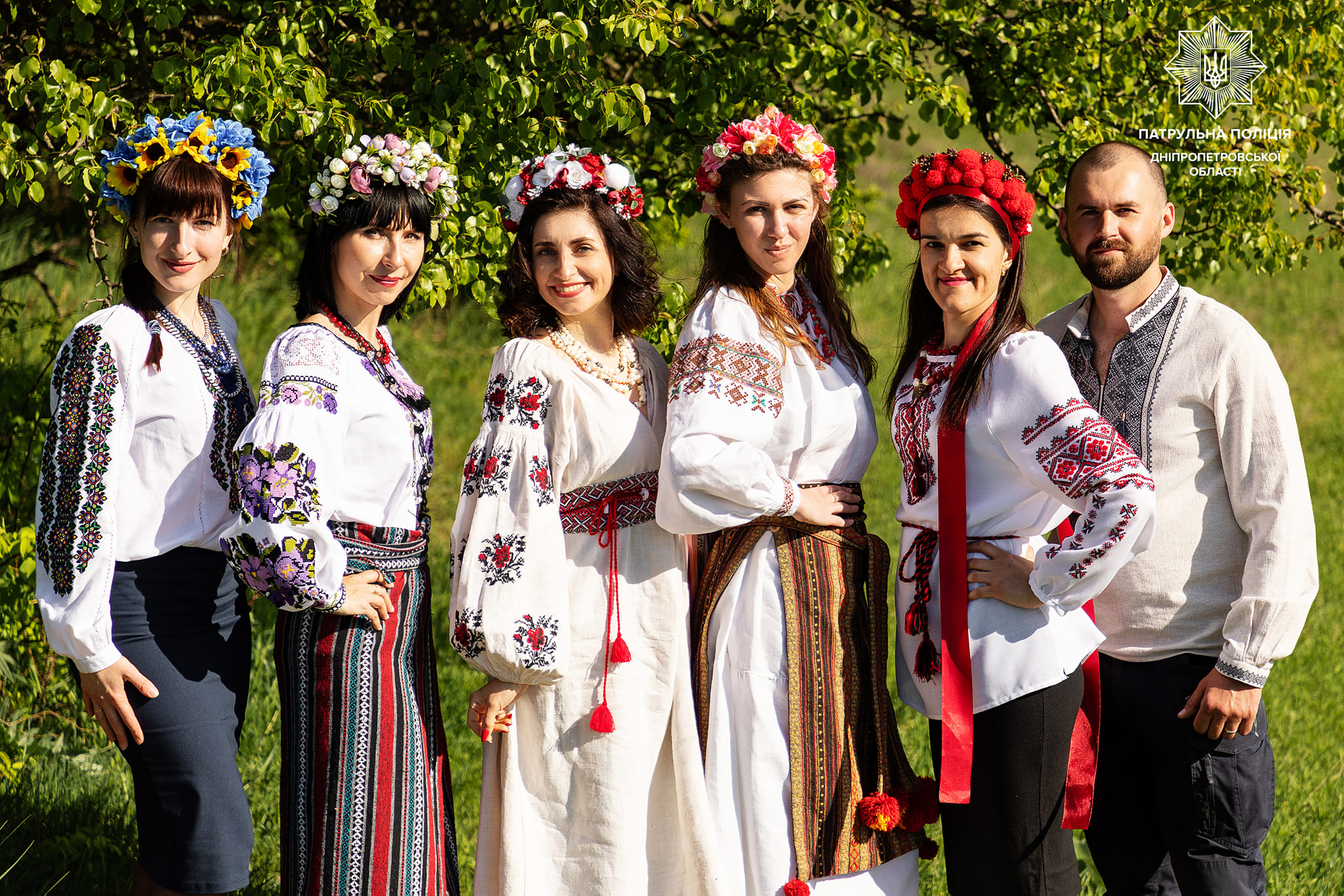 Патрульные Днепра в вышиванках -