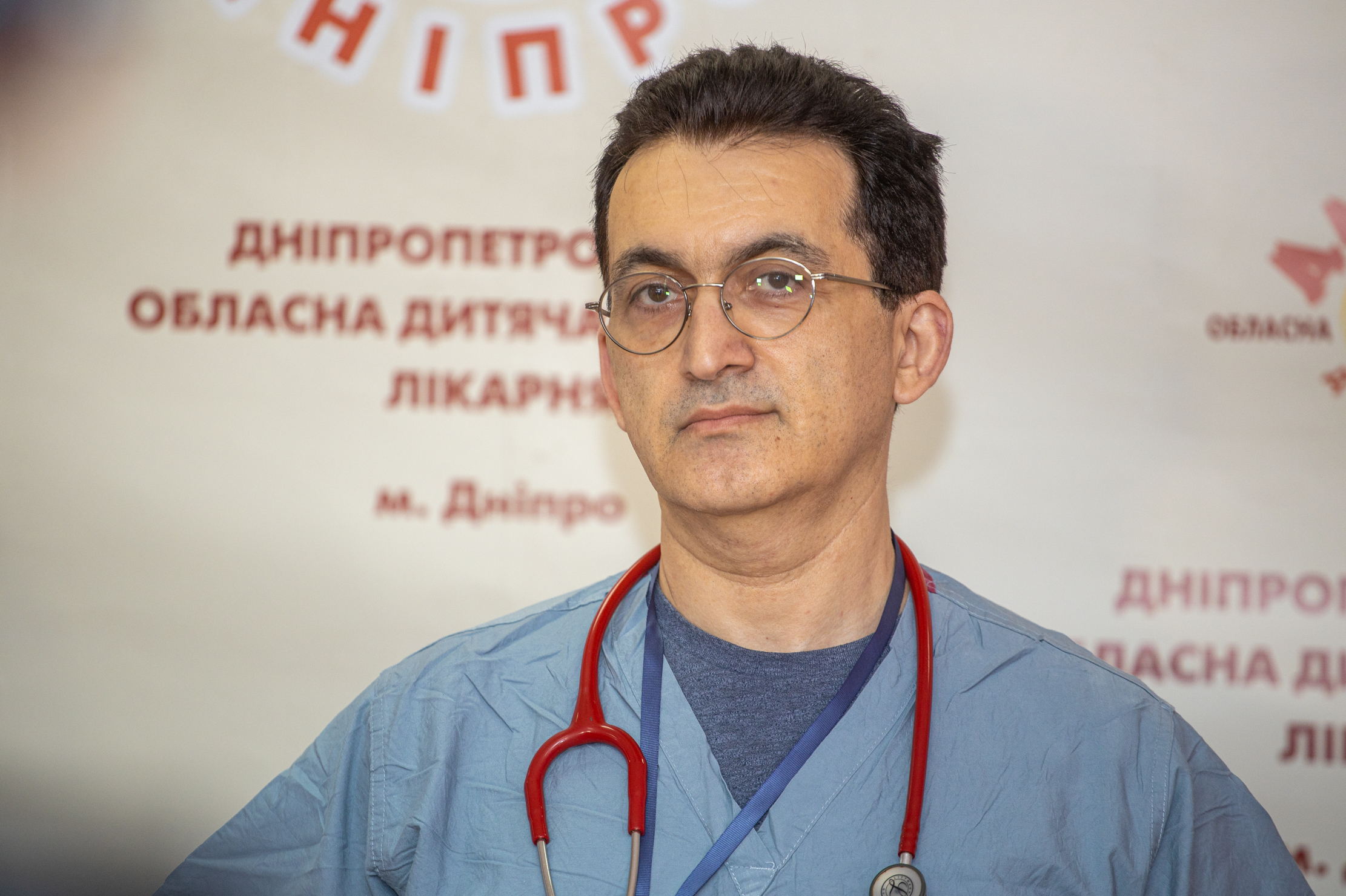 На Днепропетровщине американские врачи помогают оперировать детей с ожогами фото 2 1