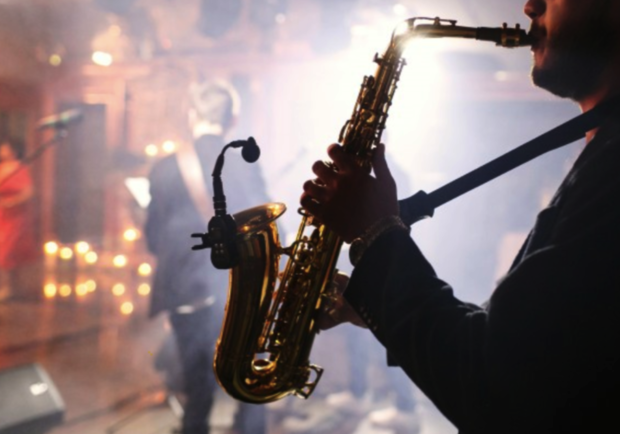 "Джаз на Днепре" на Фестивальном причале / freepik