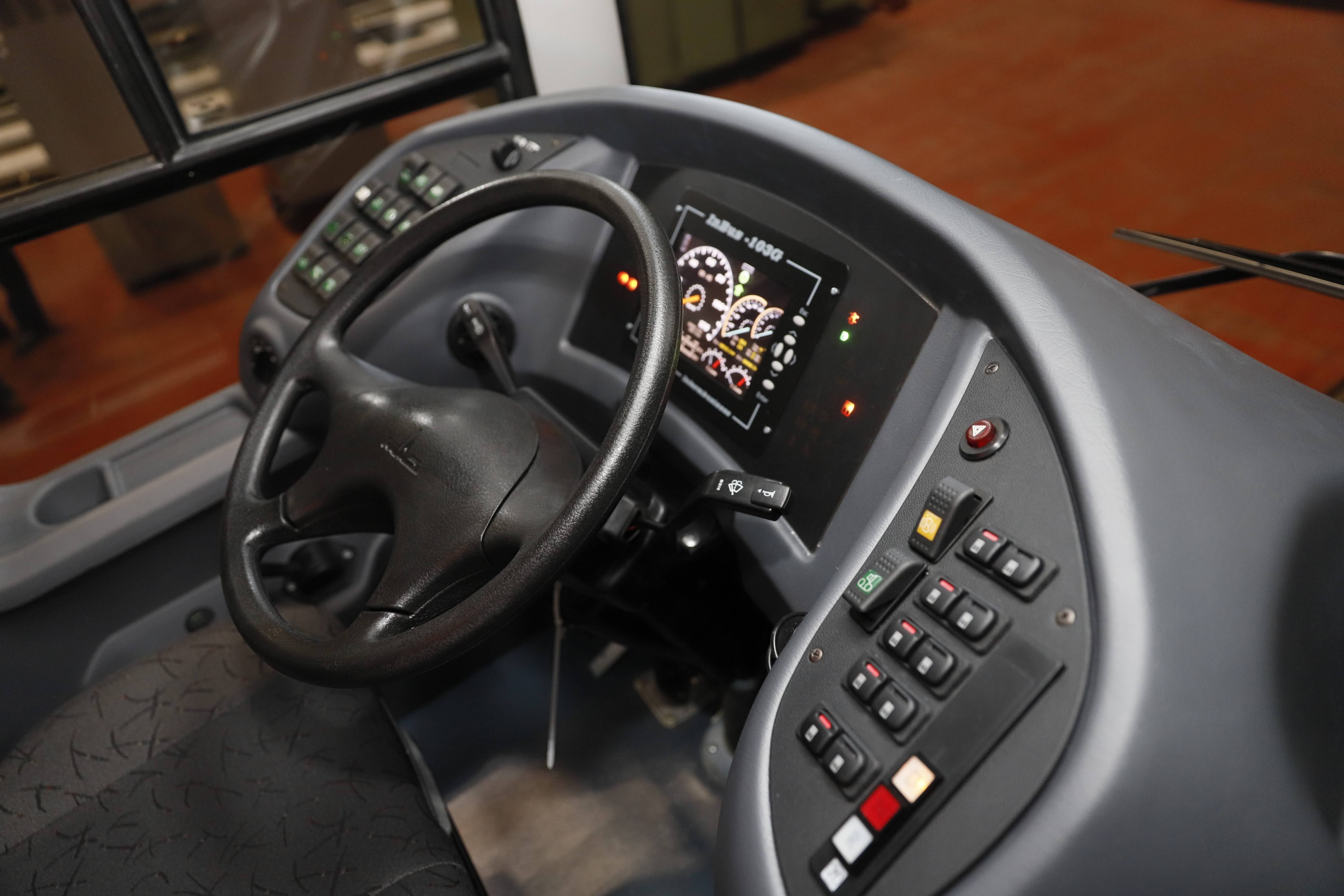 Зроблено акцент на комфорт для пасажирів: у салоні передбачені інформаційні табло та USB-розетки.