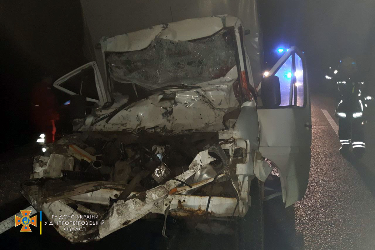 Что осталось от грузовика / фото: ГСЧС Днепропетровской области