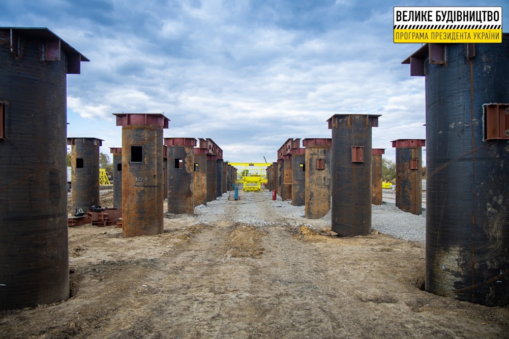 Через реку: на Днепропетровщине строят уникальную для Украины эстакаду фото 3 2