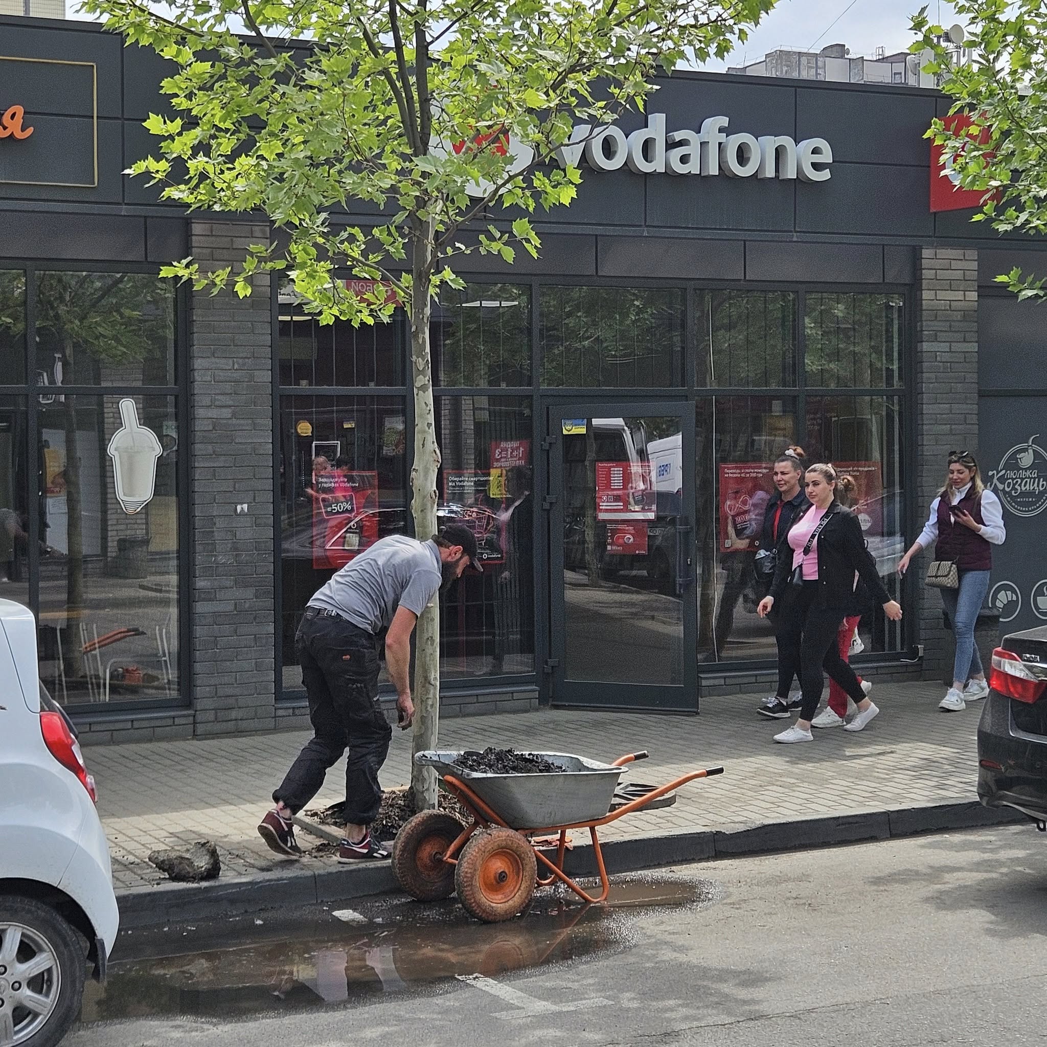 На Левобережном в Днепре обновлена зона отдыха.