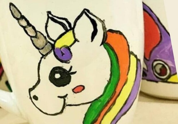 Мастер-класс по росписи чашек для детей / фото из афиши