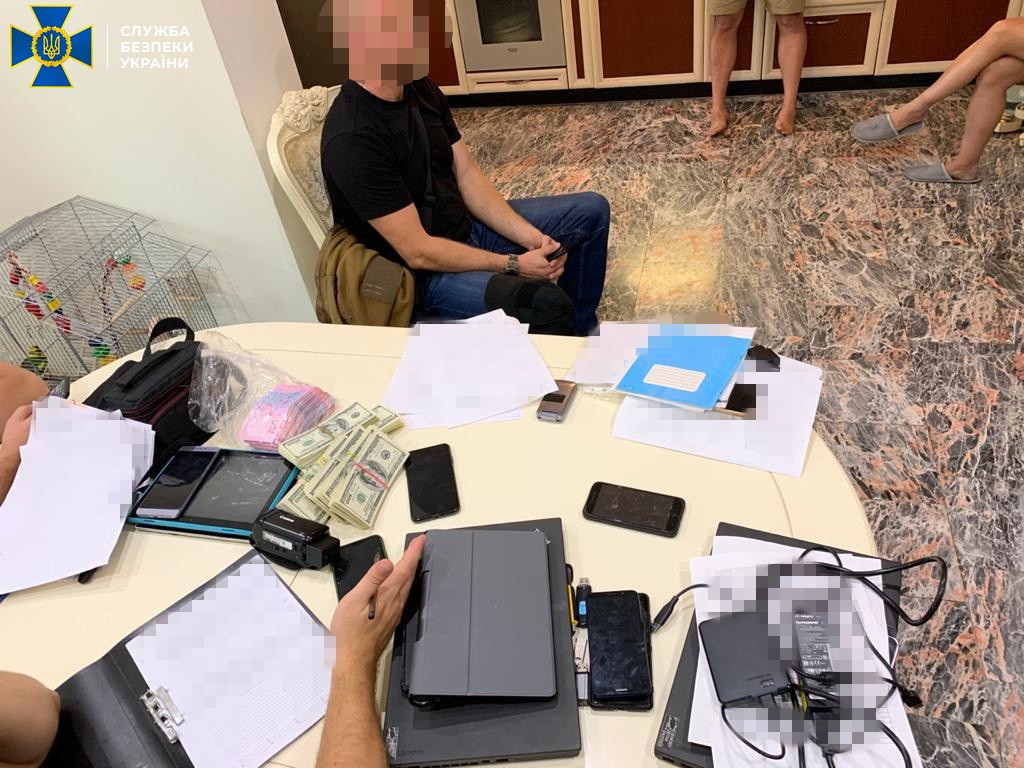 Анаболики сбывали как продукцию известных марок на территории Украины и Европы / фото: СБУ