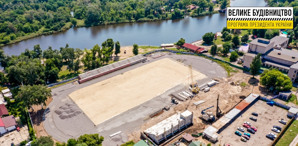 Газон и новые трибуны: в Новомосковске восстанавливают полувековой стадион "Металлург" фото 1