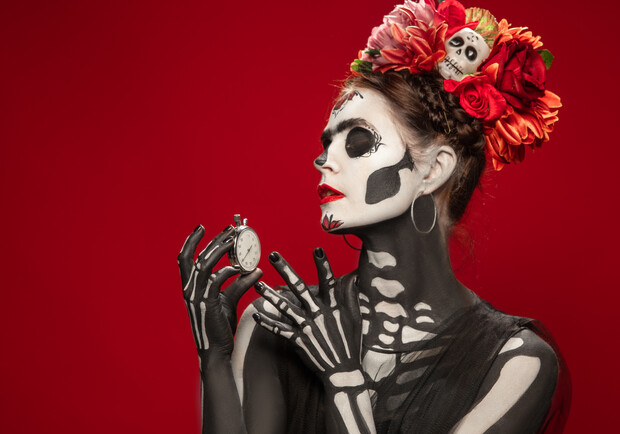 Halloween в стиле 90-х / freepik.com