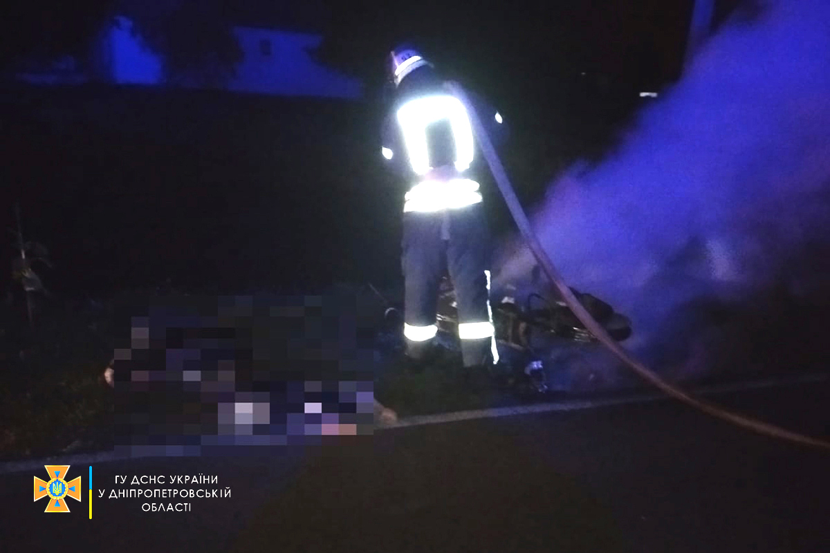 18-летний мотоциклист сбил человека / фото: ГСЧС в Днепропетровской области