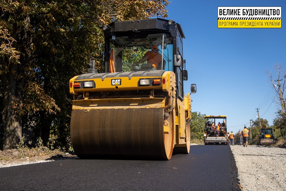 Еще две уже готовы: в Каменском районе ремонтируют две дороги фото 4 3