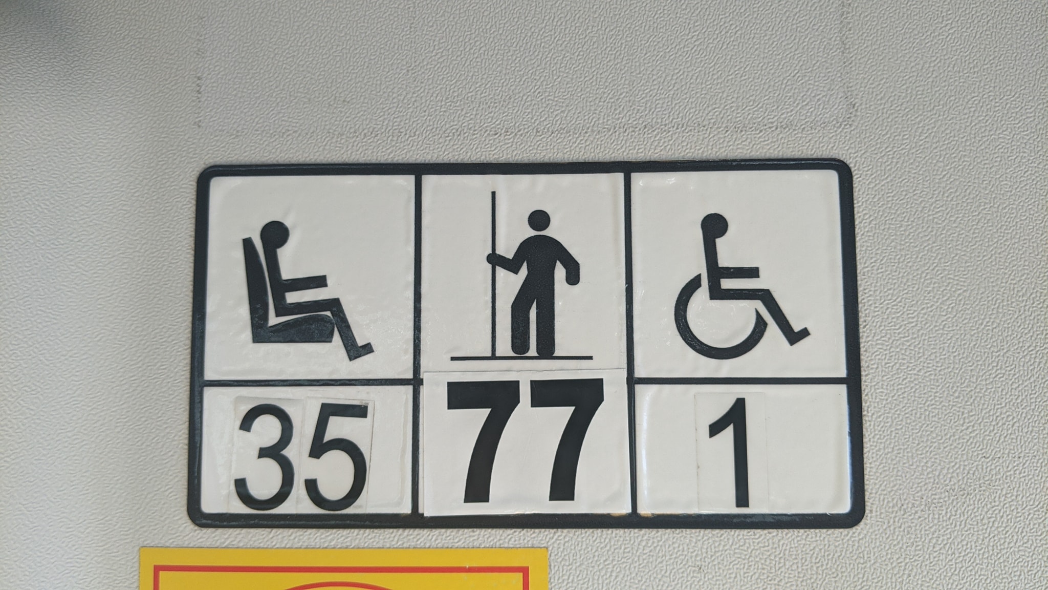 Сколько мест в автобусах №136 / фото: fb Иван Васючков