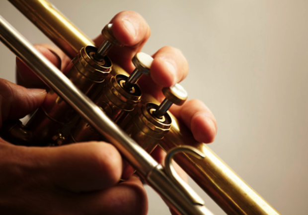 Вечер французской музыки на Крыше Меноры - фото freepik.com