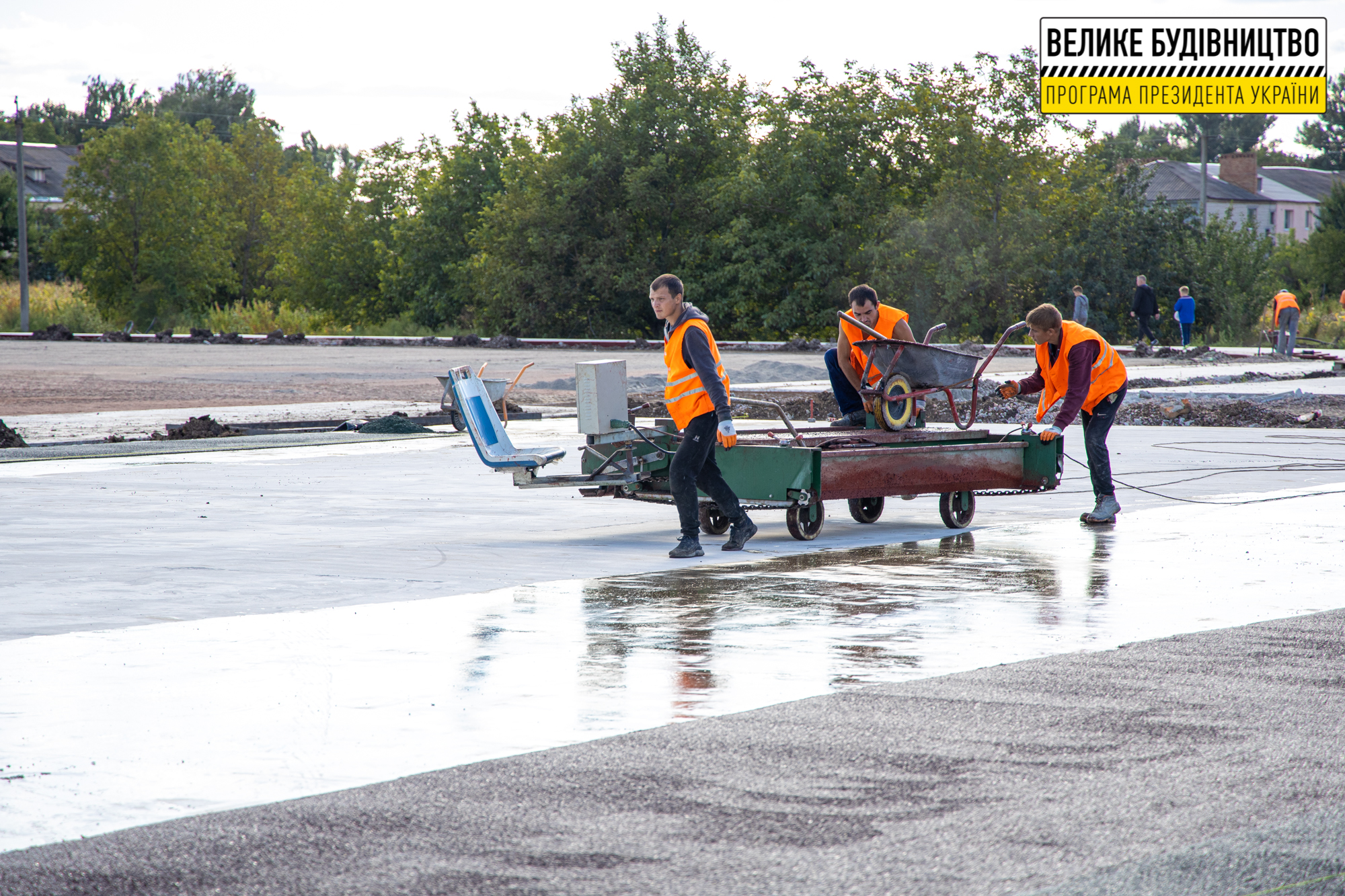 Был пустырь – станет спортплощадка: в Апостолово обновляют стадион лицея №1 фото 3 2