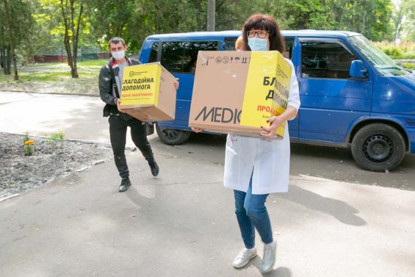 БФ «Відродження регіону» передал газоанализаторы в больницы Днепра и Никополя фото 2 1