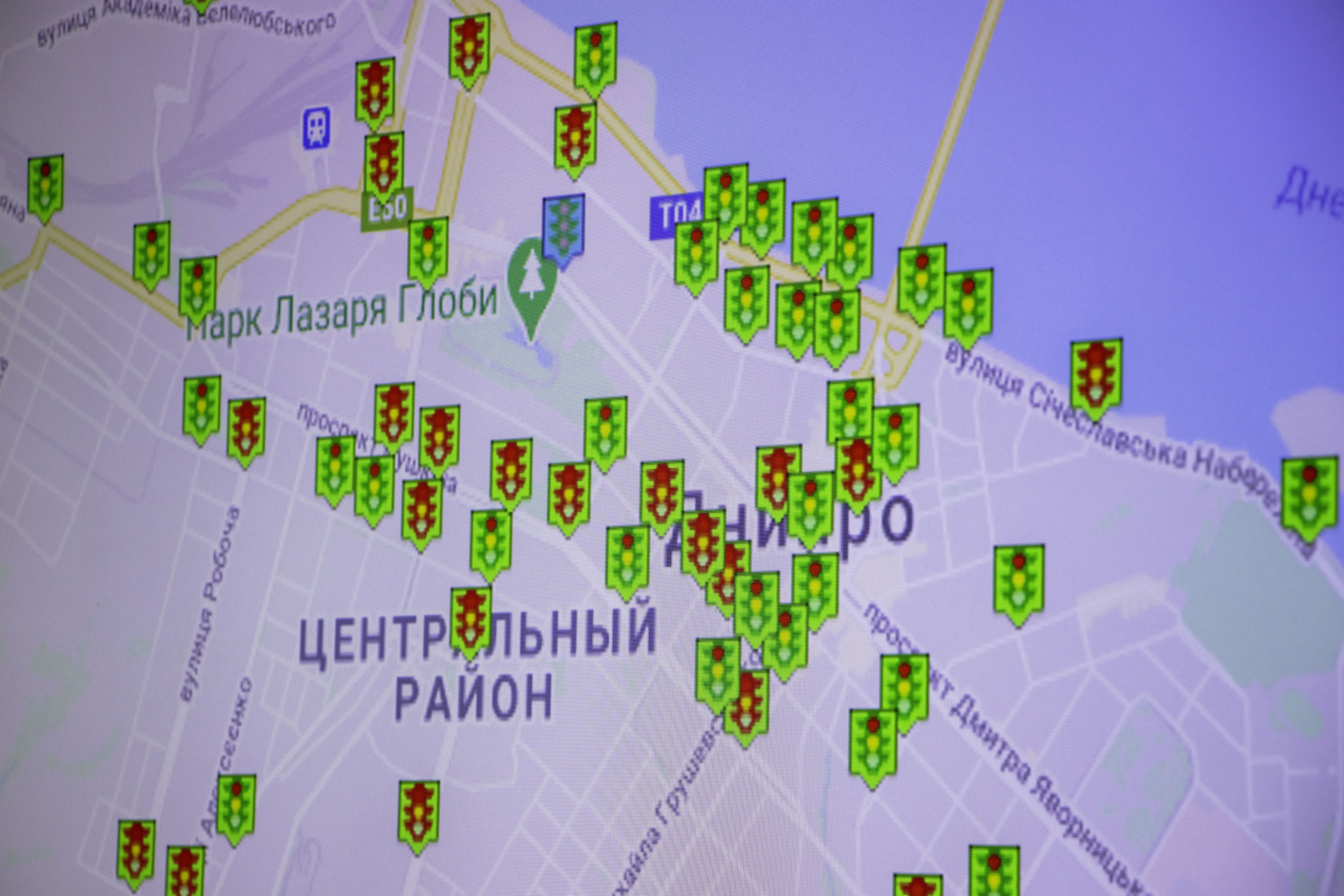 Під час заходу відвідувачі дізналися про історію виникнення правил дорожнього руху та створення і впровадження  світлофорів у всьому світі, а також у нашому місті