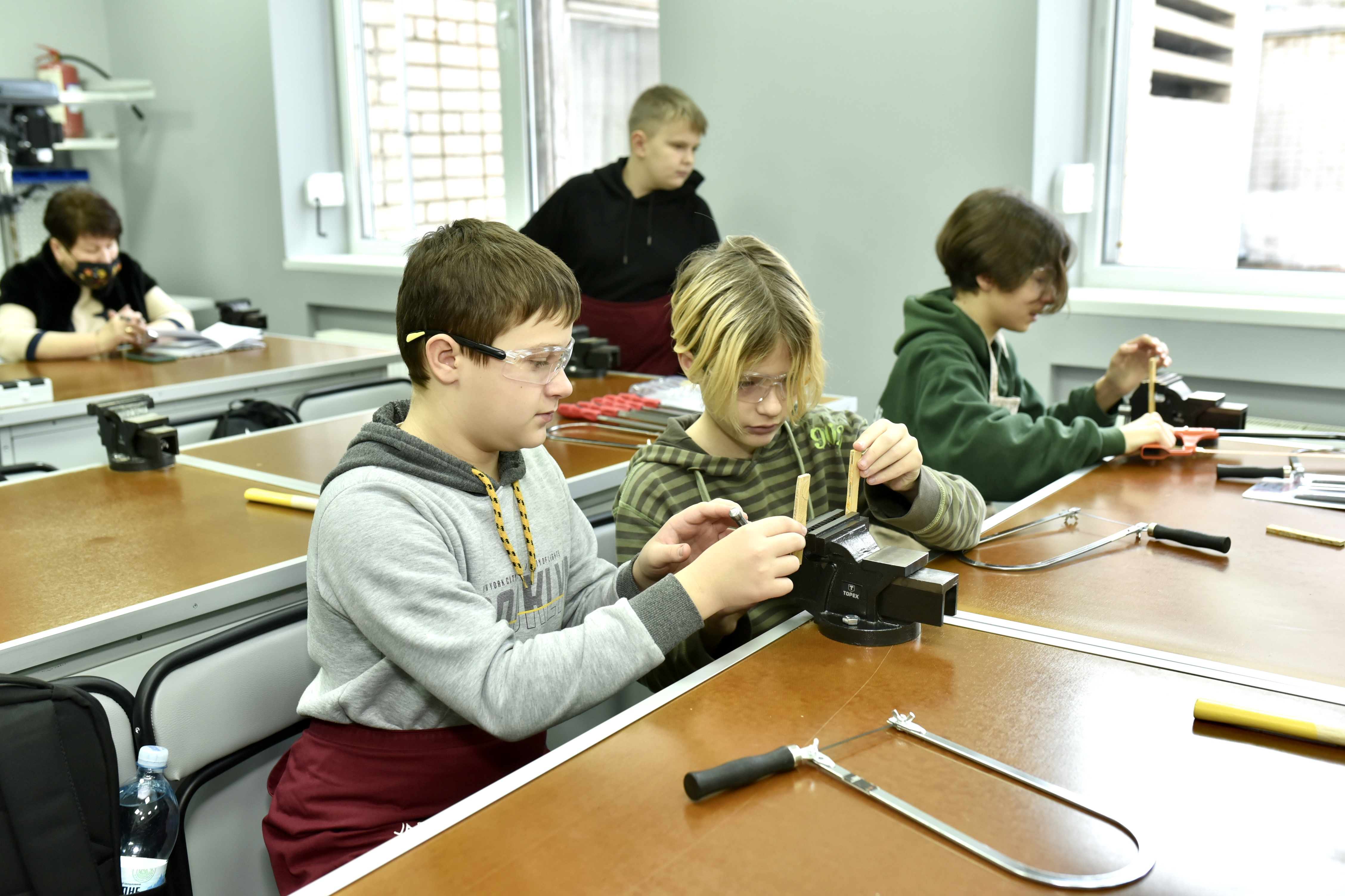 В Днепровской школе №39 микрорайона Северный открыт новый современный кабинет для уроков труда.