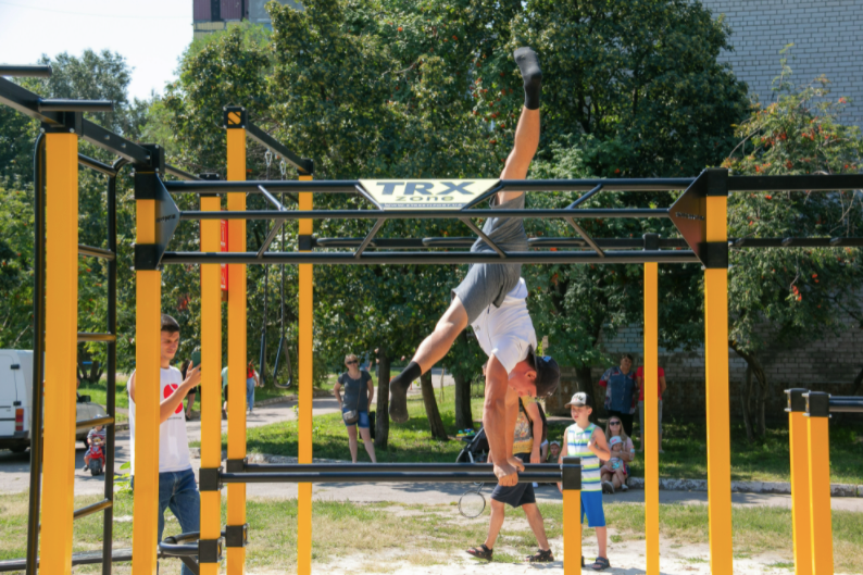 На Клочко и Левобережном-3 установили воркаут-комплексы при содействии нардепа Кисилевского фото 4 3