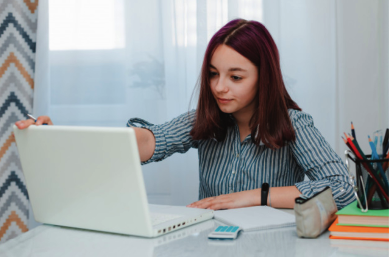 Онлайн-тренинг "Управление временем в условиях кризиса" / freepik.com