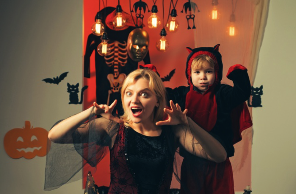 Веселый HALLOWEEN в Jumper / freepik.com