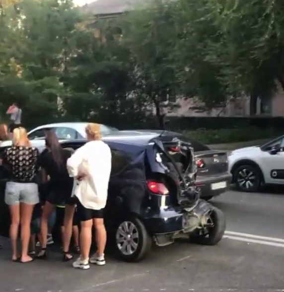 В это авто сначала врезалась машина / фото: Труха