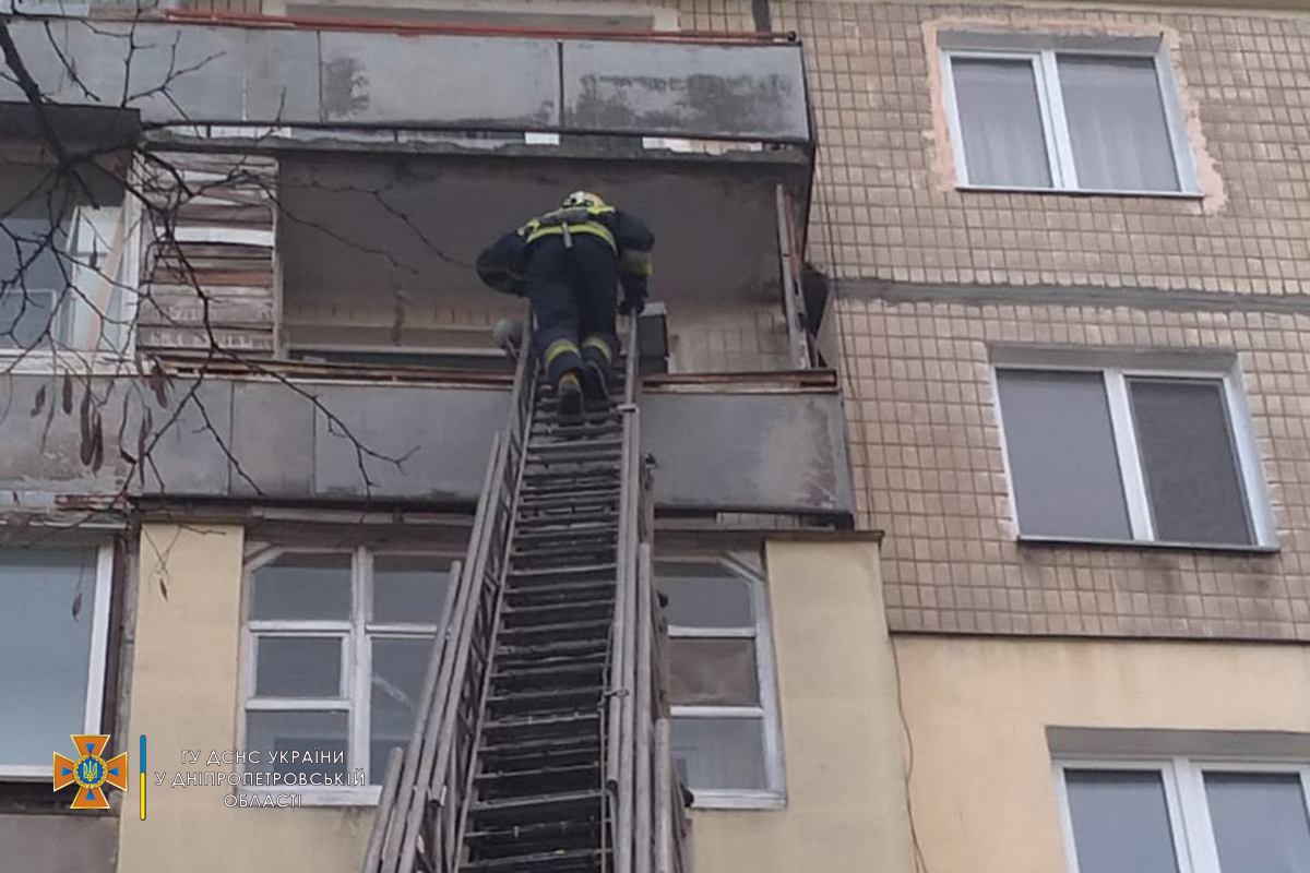 В Днепре спасли ребенка, который чуть не выпал из окна на шестом этаже