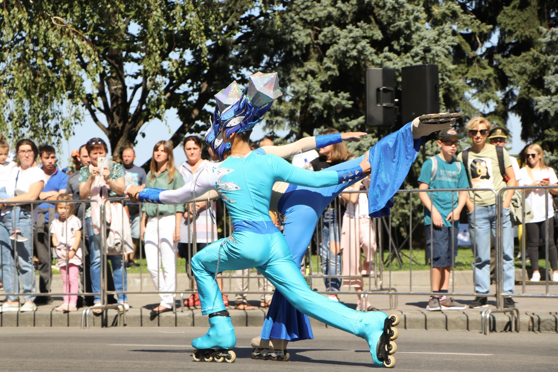 Перформанс на роликах в Днепре / фото: горсовет