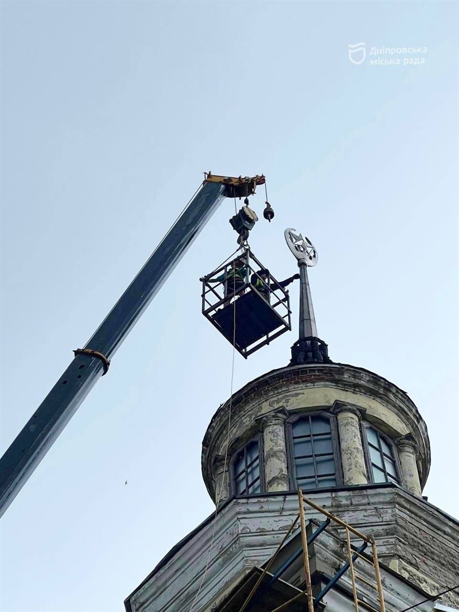 В Днепре демонтируют звезду по улице Рабочей -