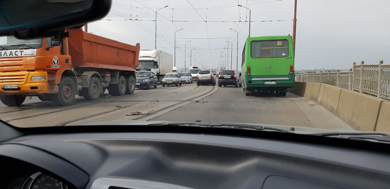 Движение очень затруднено / фото: Tg-канал "ДТП Пробки Днепр"