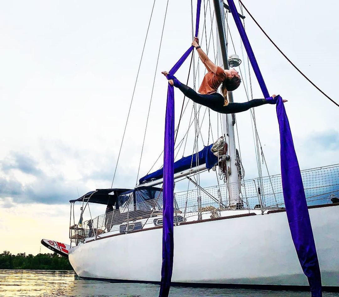 Вот такую красоту творила гимнастка / фото из Инстаграма девушку