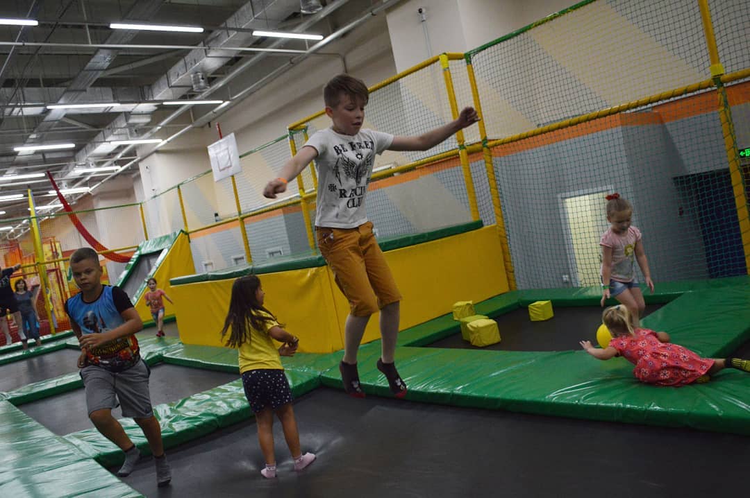 С единорогами и роботами: 10 мест в Днепре для празднования детского дня рождения