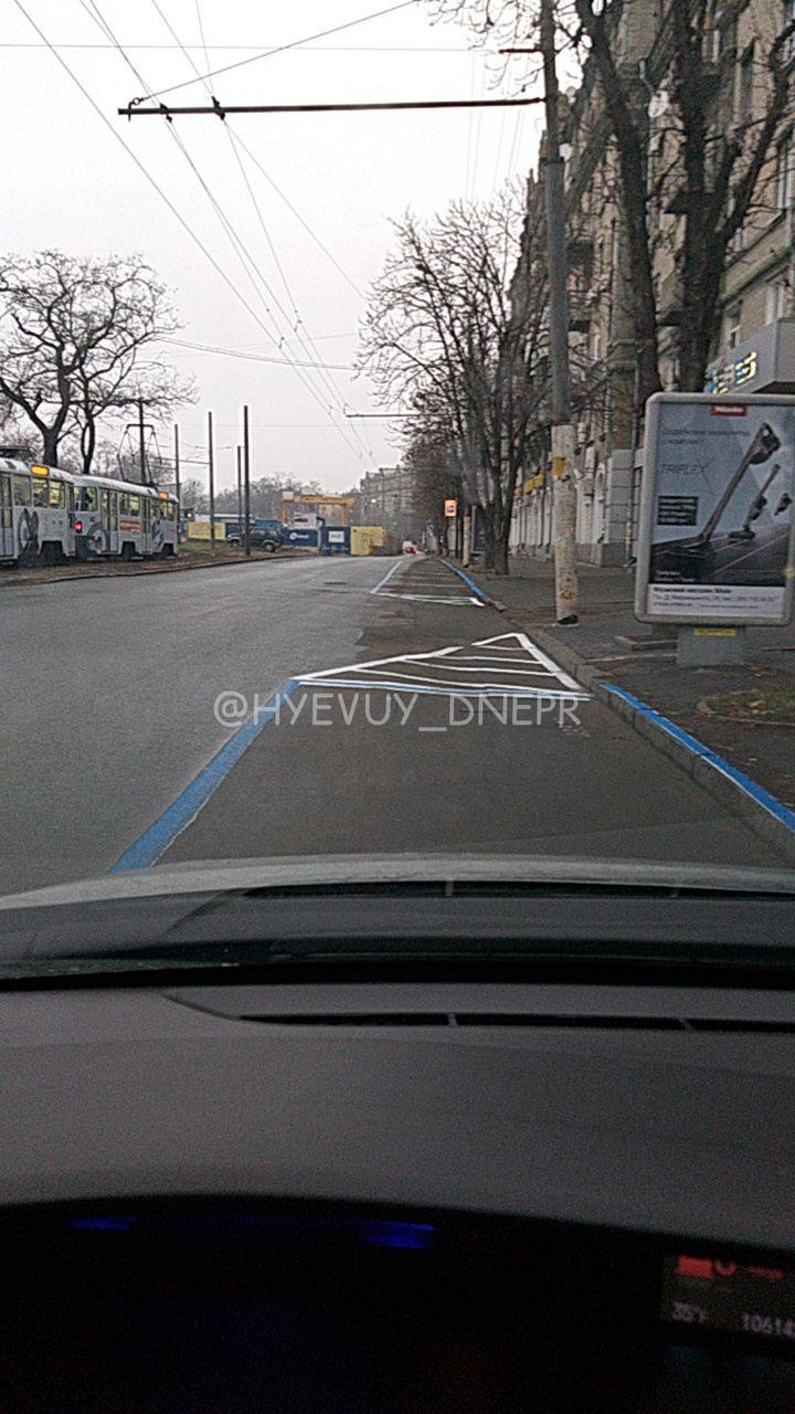 Разметка и паркомат уже есть, знак пока не повесили / фото: ХД