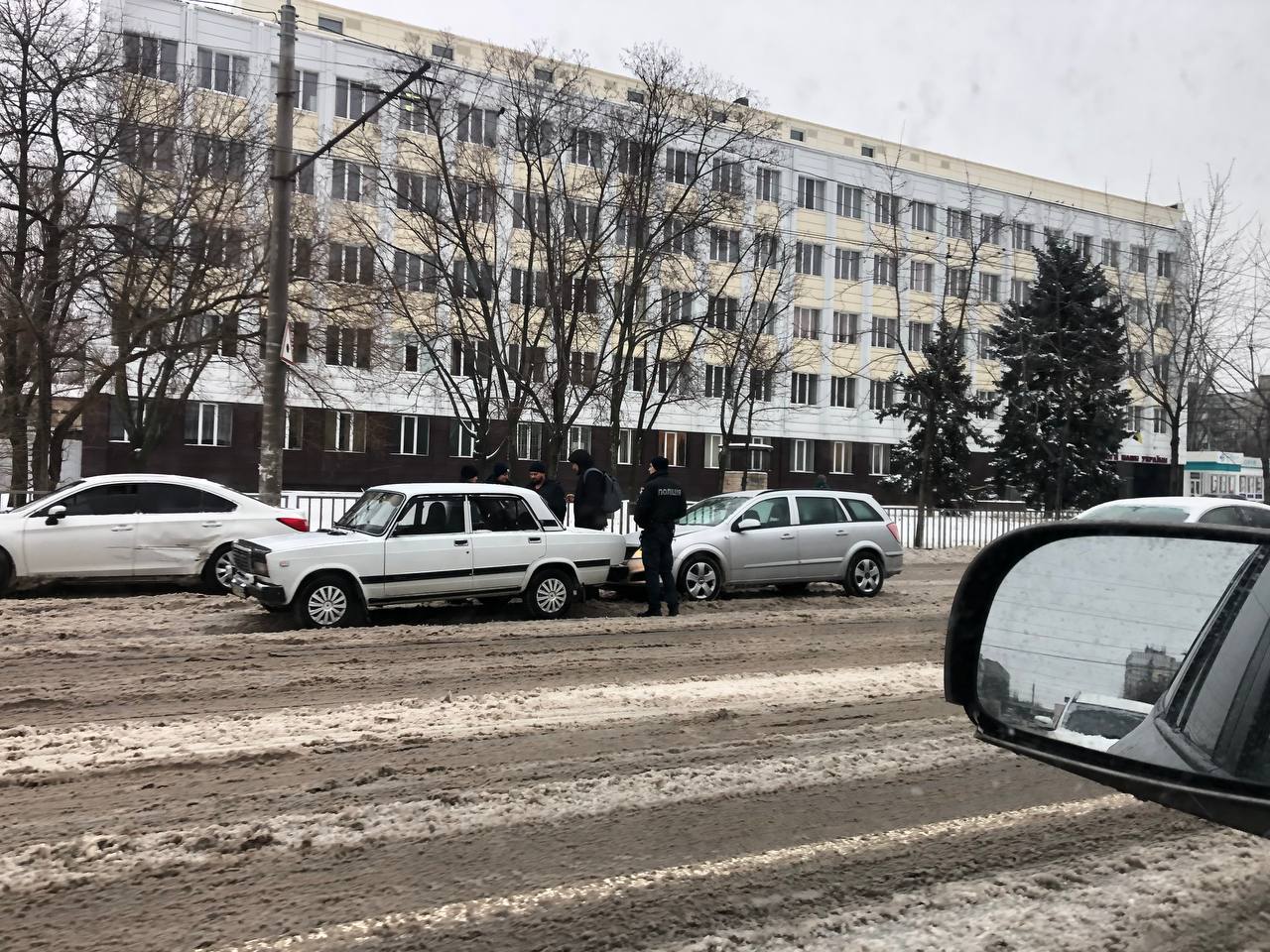 Выезд со Слобожанского / фото: Tg-канал ДТП Пробки Днепр