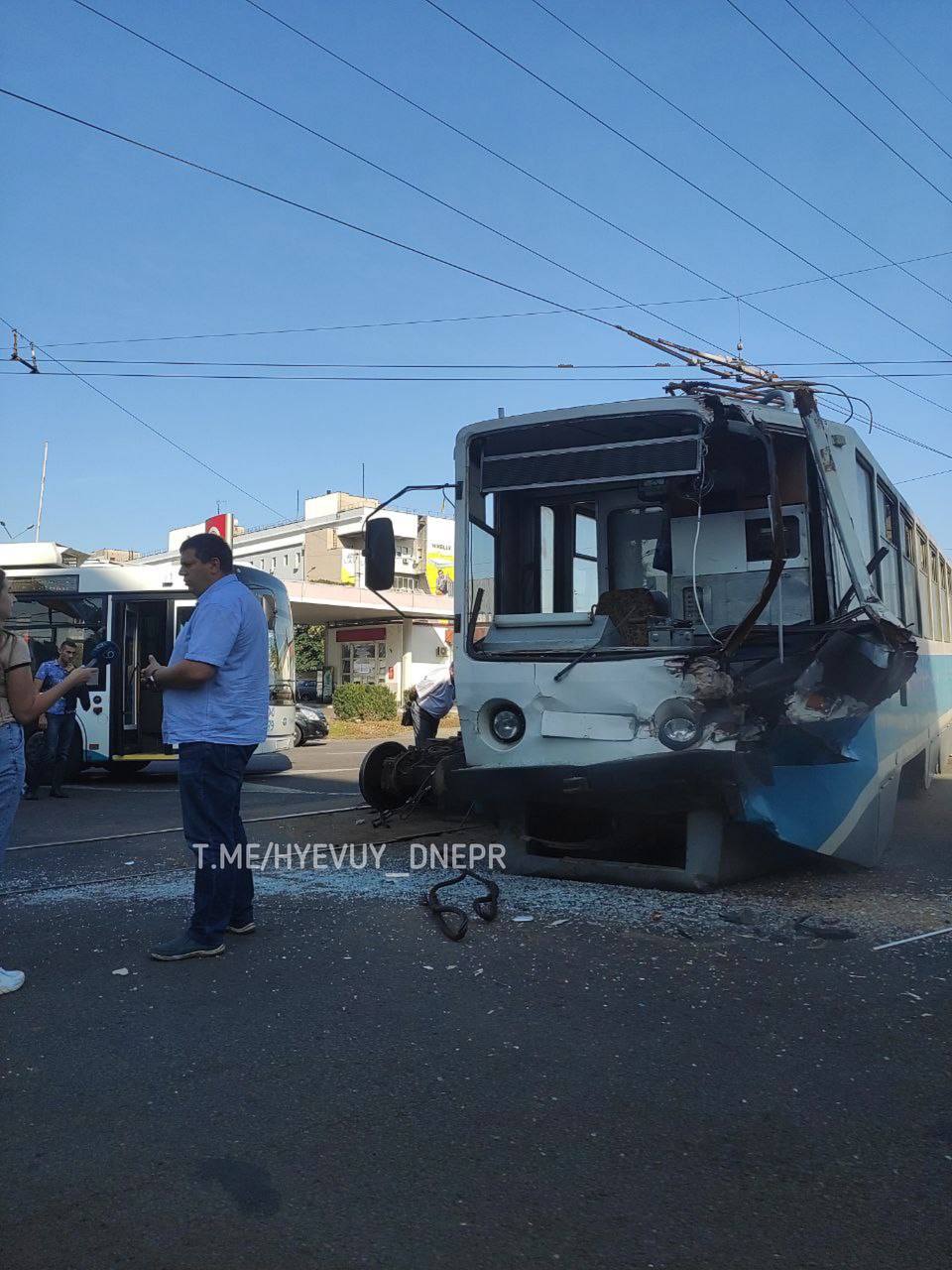 ДТП возле Речпорта в Днепре / фото: ХД