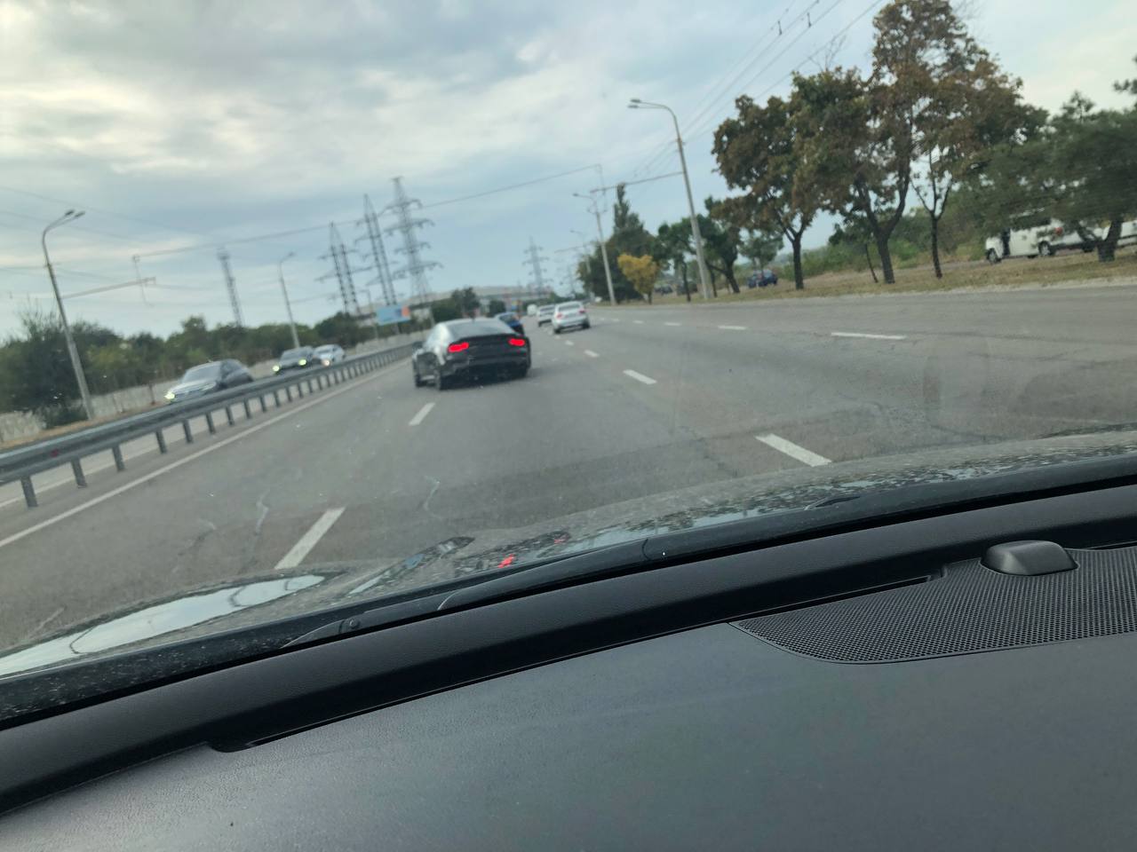 На Набережной Заводской масштабное ДТП: пострадала девушка фото 1