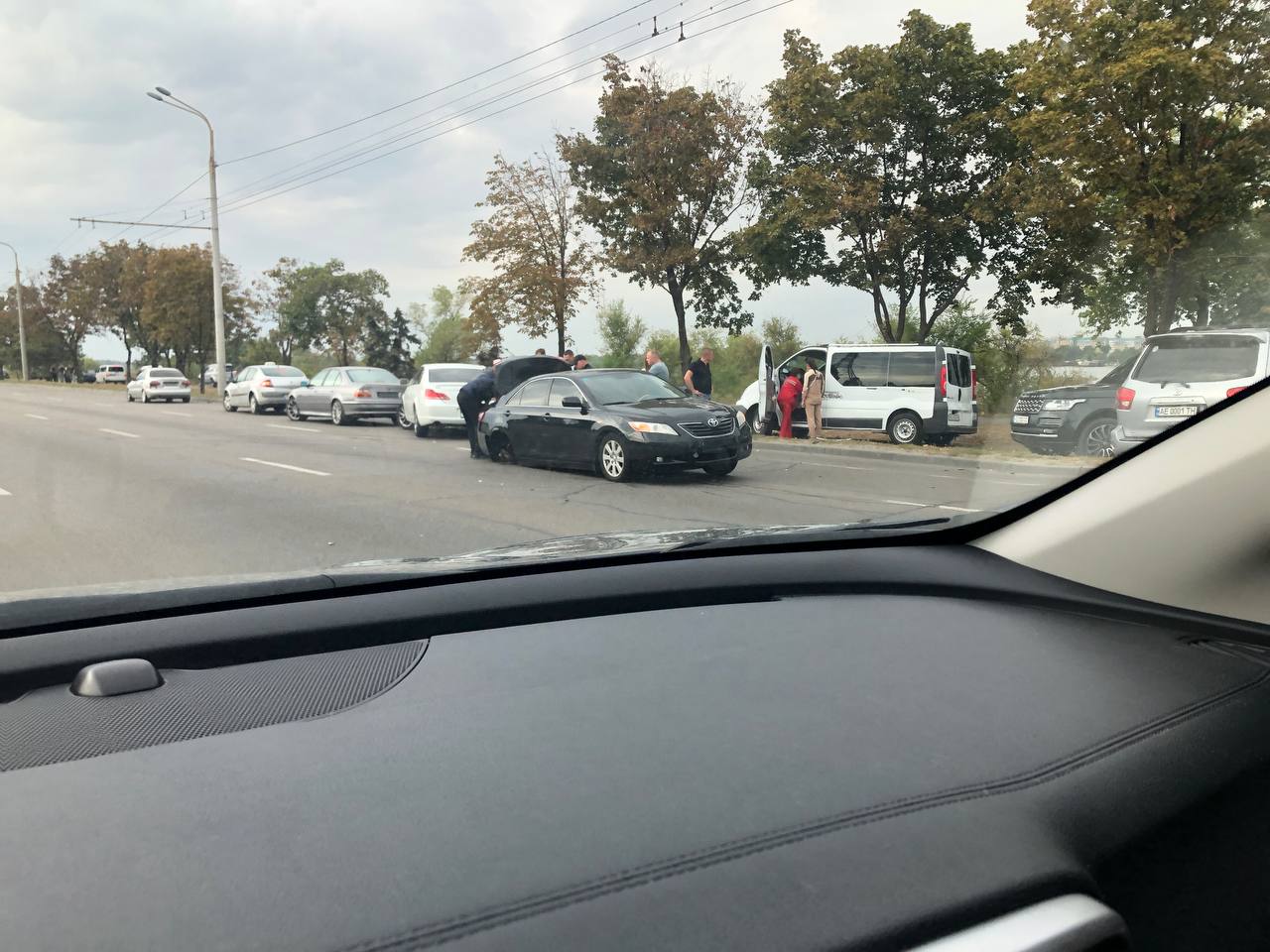 Авария на Набережной Заводской в Днепре / фото: ДТП Пробки Днепра