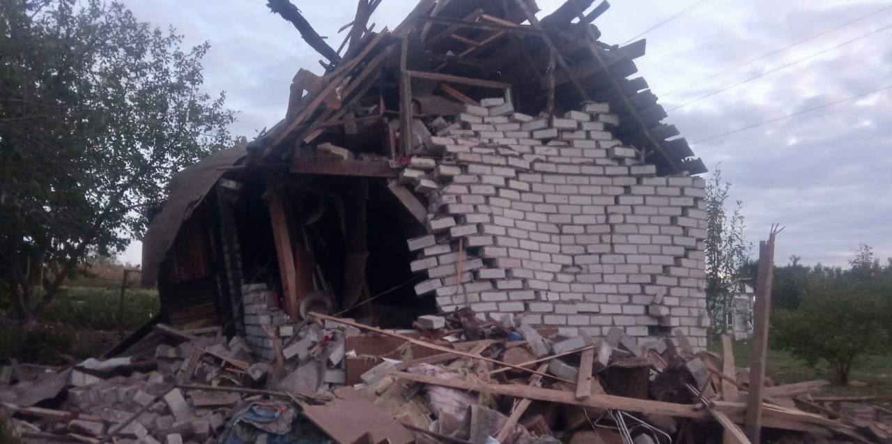 На Дніпропетровщині збитий дрон упав у двір будинку: шестеро постраждалих -