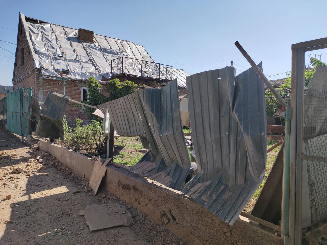 Последствия обстрелов в Днепропетровской области -