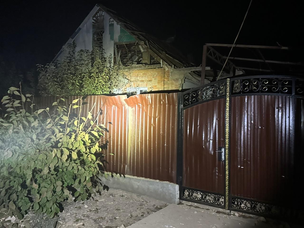 Окупанти з тяжкої артилерії обстріляли Нікопольський район -