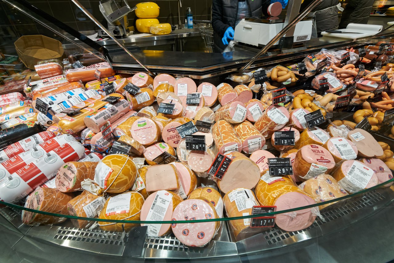 Якість, смак та приємна ціна: запрошуємо на ковбасне різномаїжжя від ТМ Varto до VARUS фото 2 1