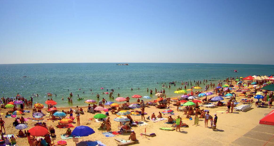 Очень много людей в Кирилловке / фото: kirillovka.ks.ua