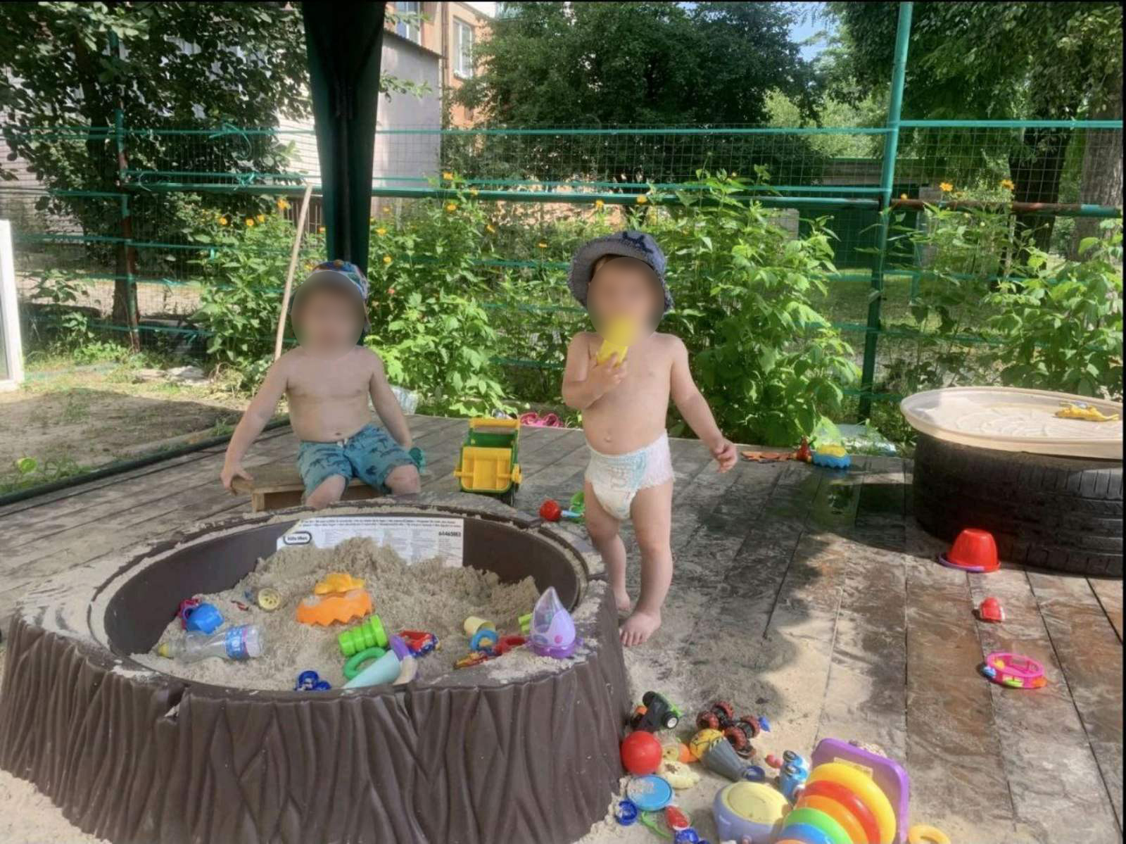 Как играли дети на площадке / фото предоставил Артем Николаевич