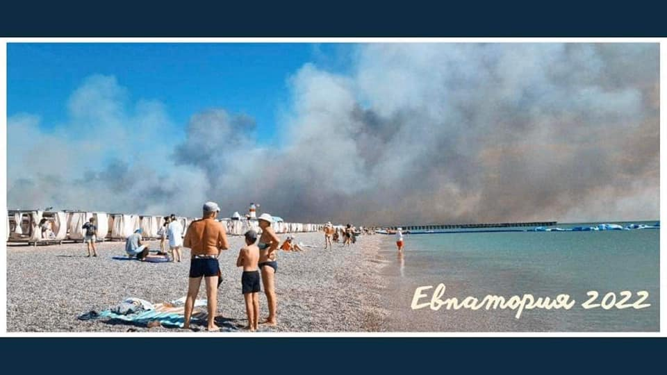 Як у мережі жартують про вибухи у Криму: добірка мемів.