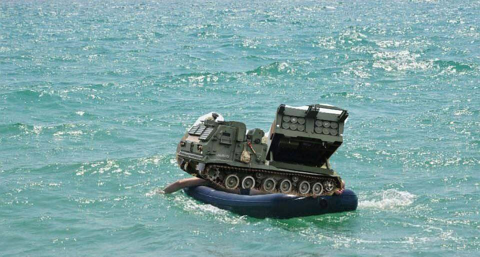 Як у мережі жартують про вибухи у Криму: добірка мемів.