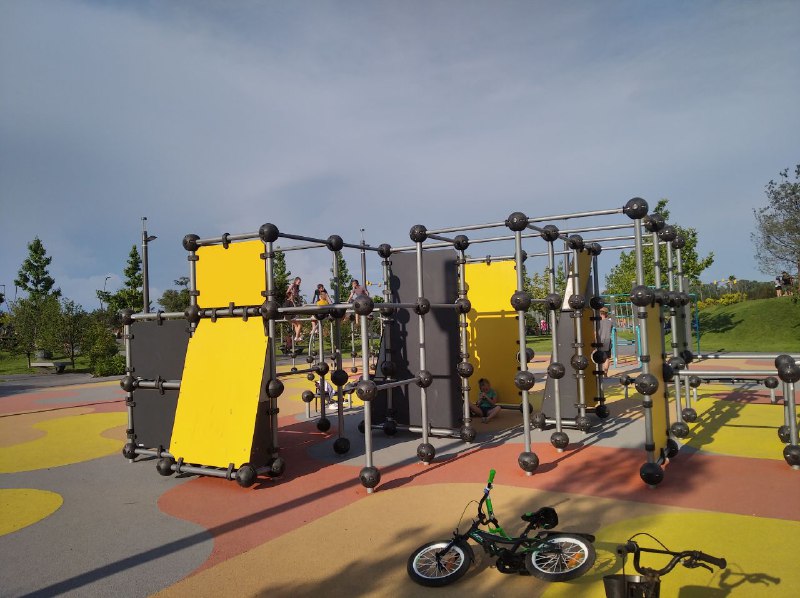 На площадках чисто