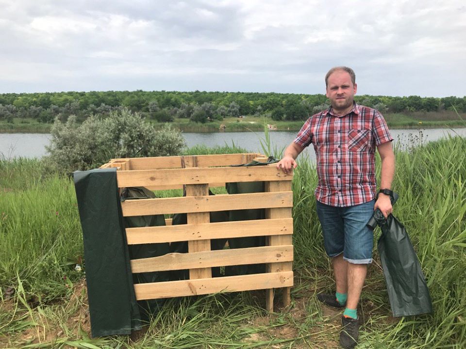 А так выглядит место, куда нужно выносить мусор / фото: Денис Шеремета