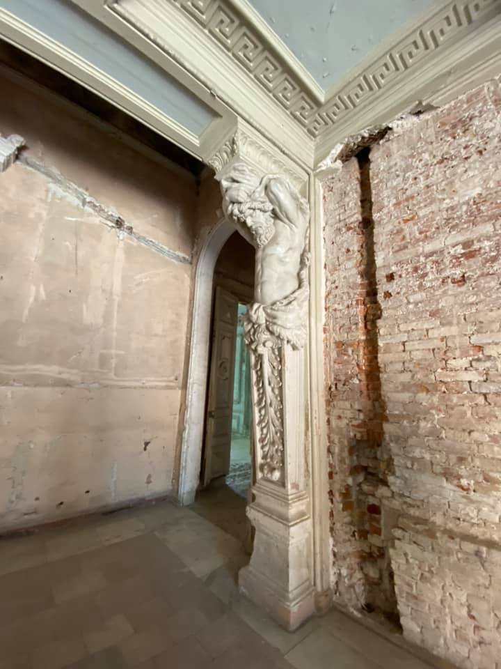 Сохранились и статуи / фото: Fb Nikolay Kabluka