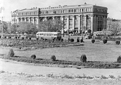 Старое фото ЦУМа / фото: Tg-канал Артема Костюка