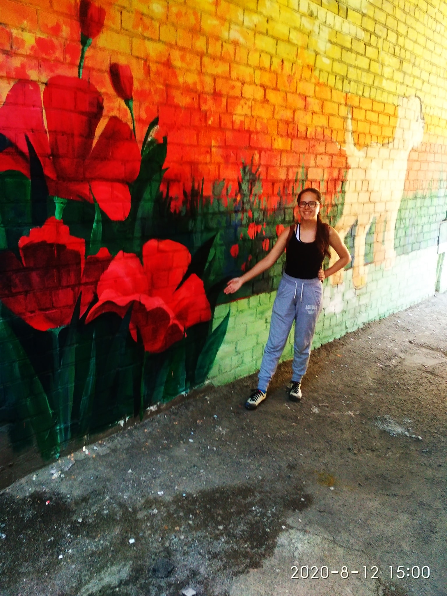 Теперь стену одного из домов украшает необычный арт-объект. Фото: fb Владимир Бондаренко