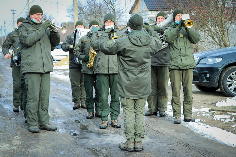 Нацгвардия полностью оплатила похороны убитых нацгвардейцев.
