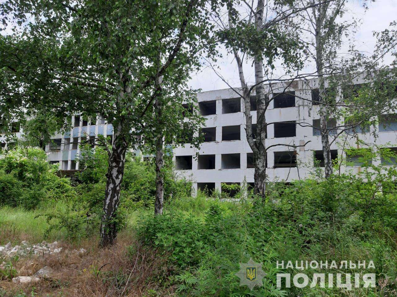 Тело девочки нашли за зданием в промышленной зоне. Фото: ГУНП