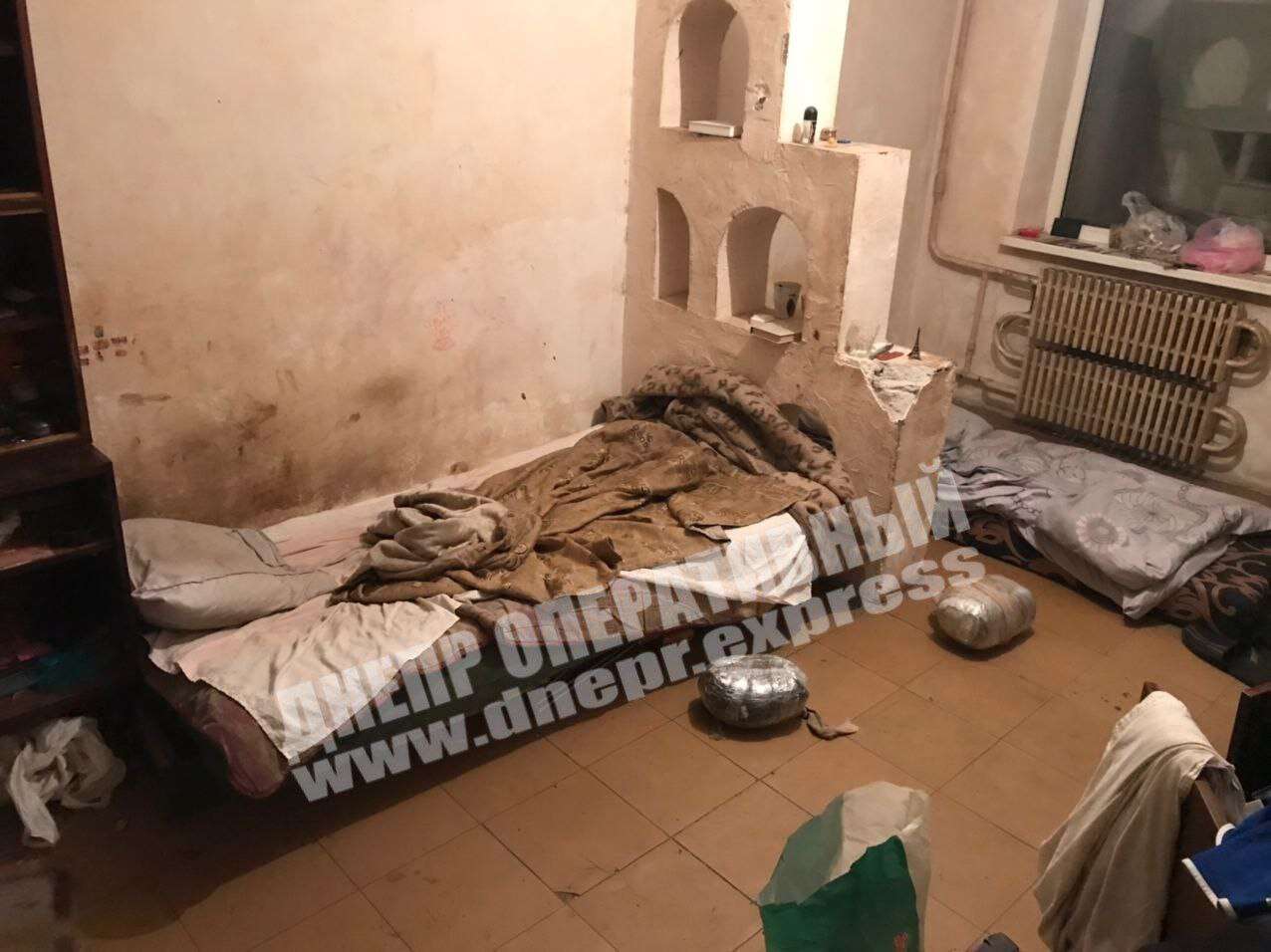 Девочка выпрыгнула из окна 12 этажа. Фото: "Днепр оперативный"